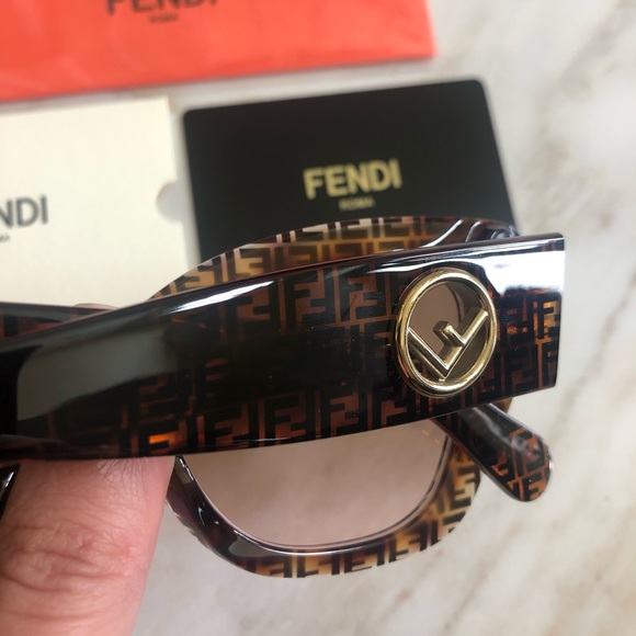 🔥NEW BLOGGERS CHOICE FENDI SUNGLASSES 🔥 - Picture 14 of 16